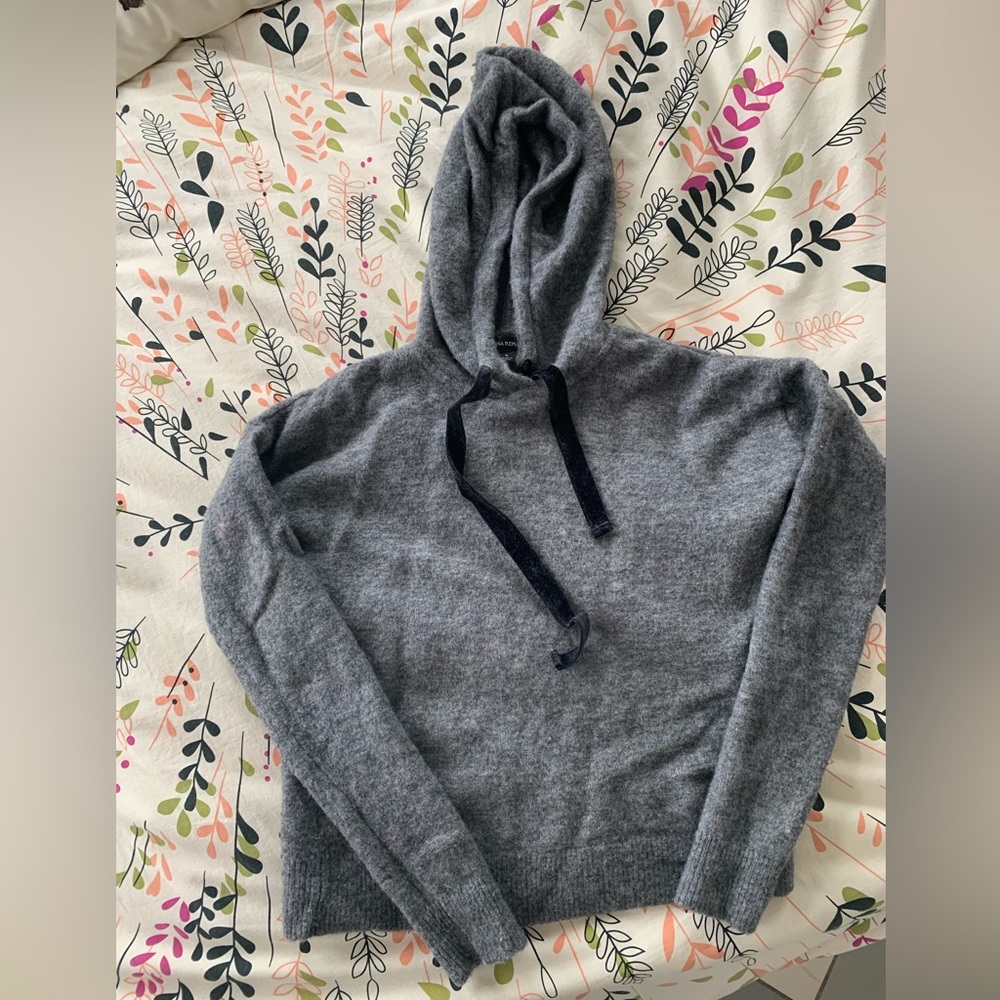 Banana Republic hooded sweater with velvet drawstring size small